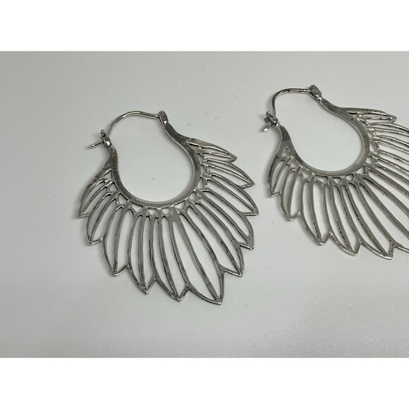 Silver Plated Traced Feather Hope Earrings Delicate Vintage Jewelry - Picture 2 of 7
